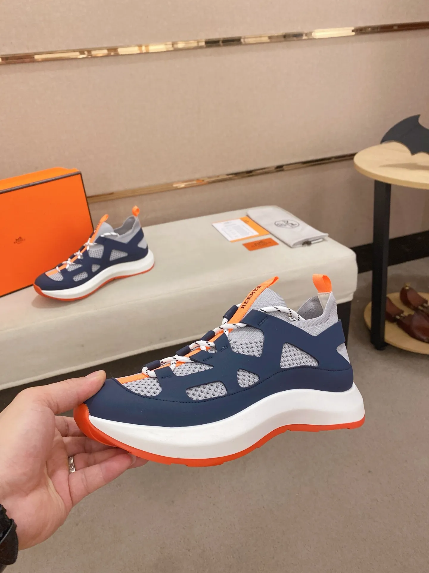 Men's clothing and shoes💰: 660💰《HERMES》【Classic Original Version】Hermès; Top 🔝 Purchasing Agency 🔍🔍Men’s latest 🇺🇸 counters are on sale simultaneously, original imported from Italy ▲▲Silk cowhide with breathable fabric ▲▲ (high-end and expensive Qi·Grade) Exquisite workmanship (Italian 🇮🇹Imported water-dyed 🐂cowhide lining) Sole: Original sole provided by the original factory, ⚠️Exclusive double-layer activity·TPR·Rubber·Combined molded outsole; Super·comfortable·wear-resistant·non-slip·environmental protection The real thing is more beautiful when photographed (high quality, following orders). You can enter and leave the counter at will * Number of yards: 38·39·40·41·42·43·44·45